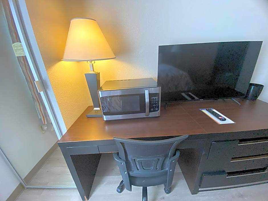 Red Roof Inn Pittsburgh - McKnight Rd