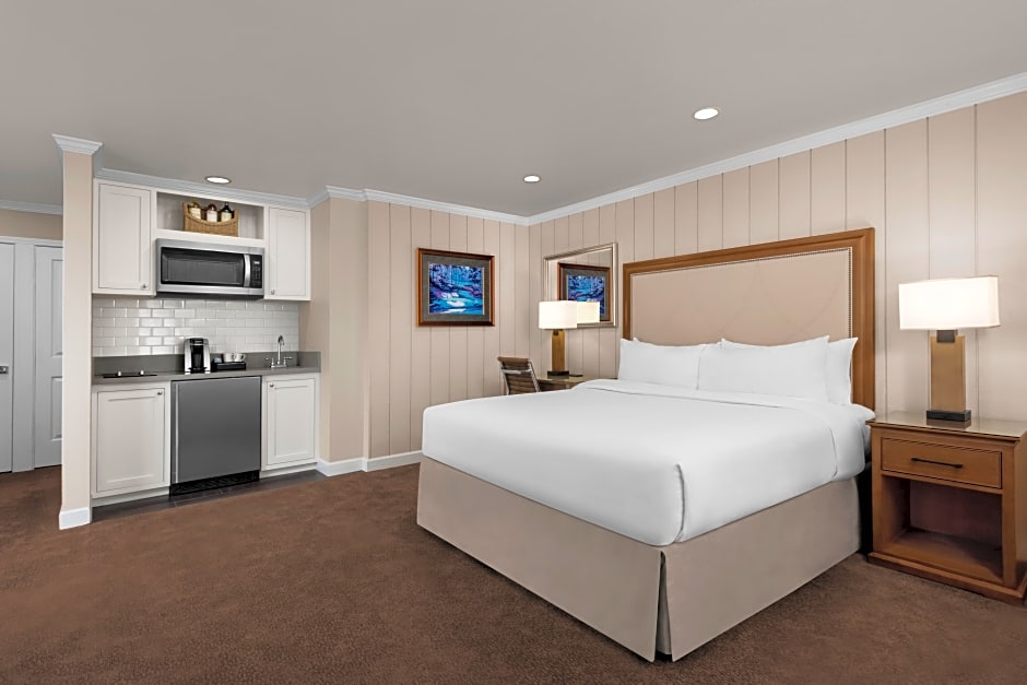 Photo 1 of 2 of Estate 1 Bedroom 1 King Bed Suite, Accessible