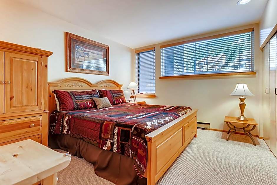 Photo 1 of 28 of Basic 2 Bedroom Apartment