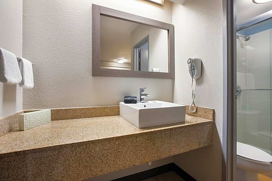 HomeTowne Studios Princeton - Ewing/Lawrenceville