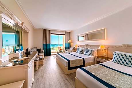 Double Room with Balcony and Sea View