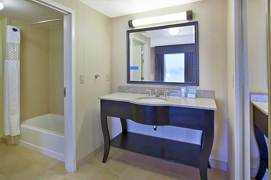 Hampton Inn By Hilton & Suites Plattsburgh