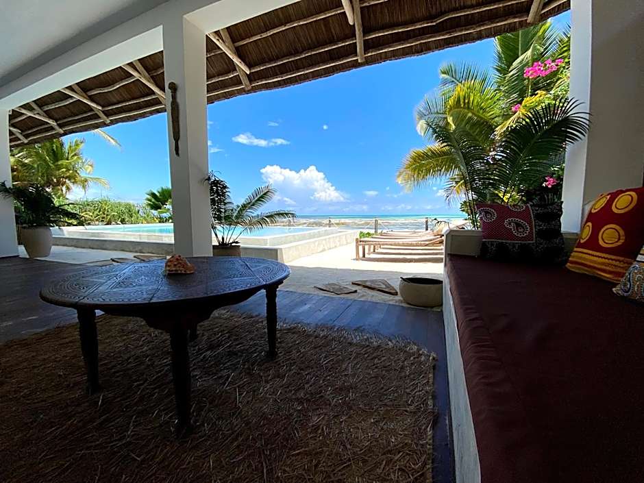 Joya' Beach Suites & Villa