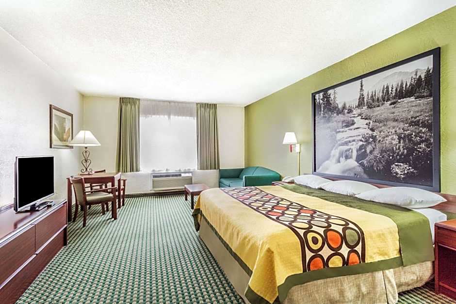 Super 8 by Wyndham Wendover