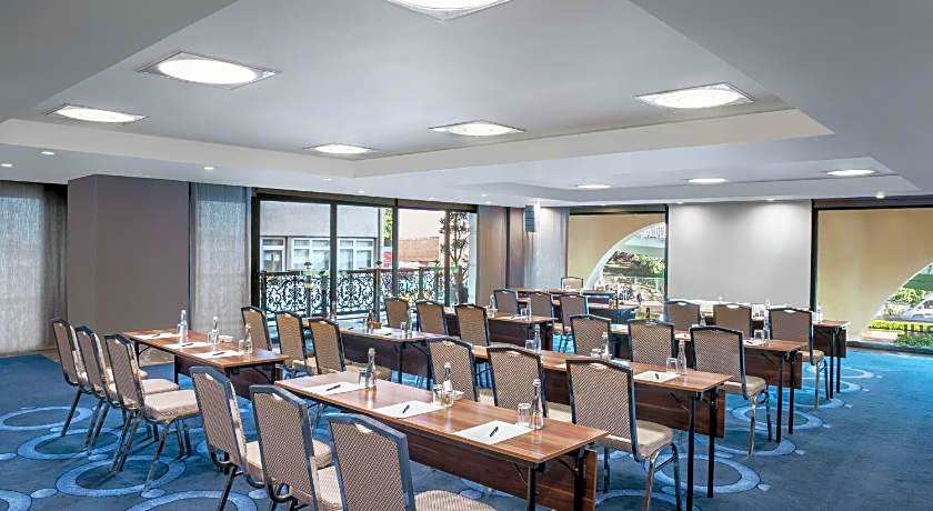 DoubleTree by Hilton Istanbul Gayrettepe