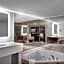 Days Inn & Suites by Wyndham Niagara Falls/Buffalo