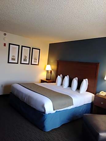 1 King Bed Mobility Accessible Room Non-Smoking