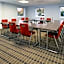 Holiday Inn Express Birmingham Oldbury By IHG