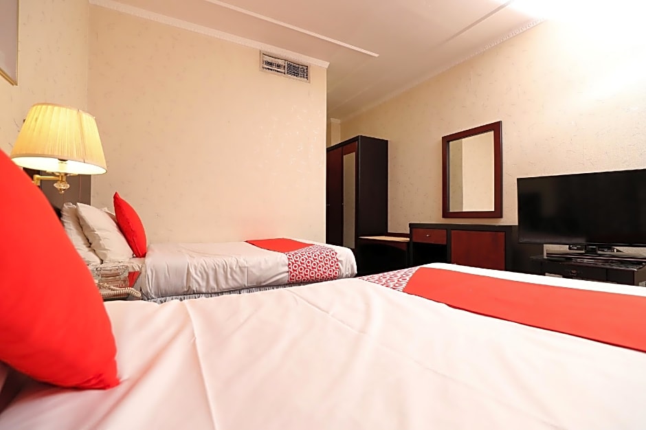 OYO 112 Semiramis Hotel