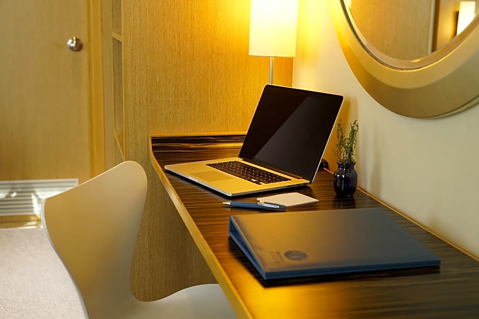 Hotel COZi Harbour View