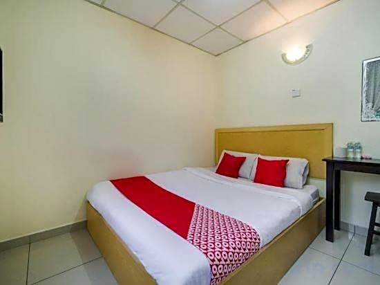 OYO 301 River Inn Hotel