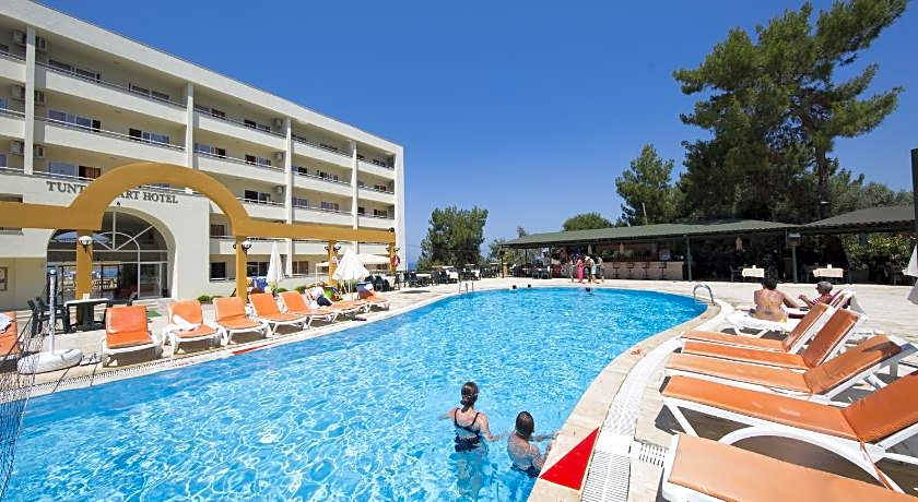 Tuntas Family Suites Kusadasi