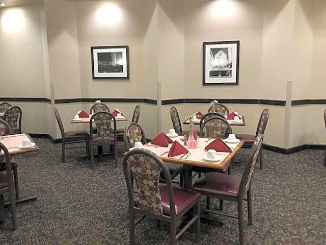 Wyndham El Paso Airport Hotel And Water Park