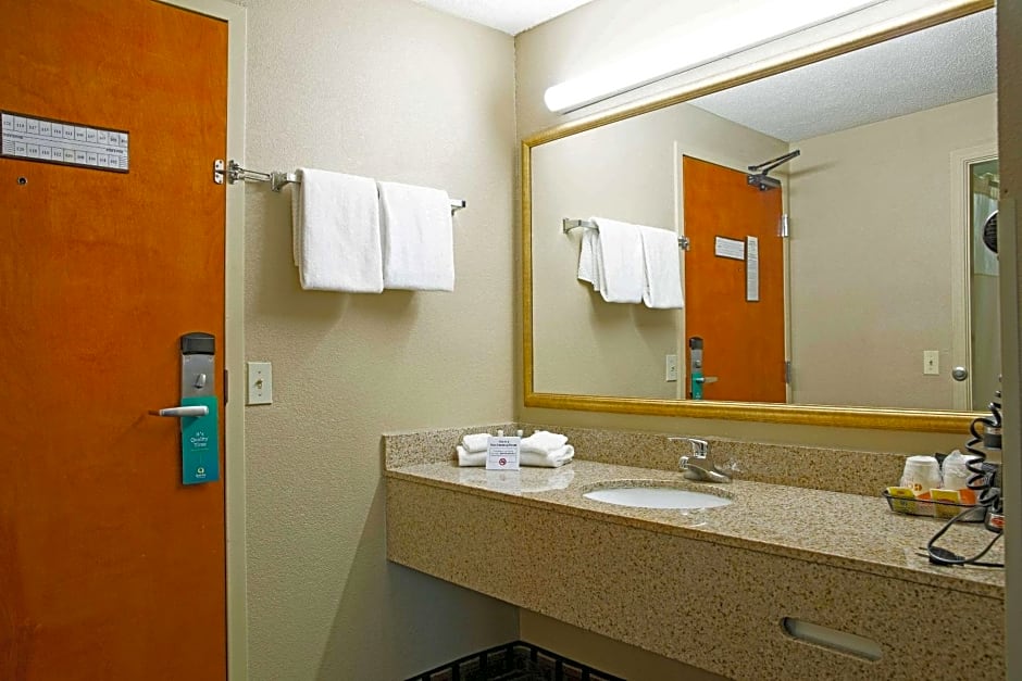 Quality Inn Raynham - Taunton