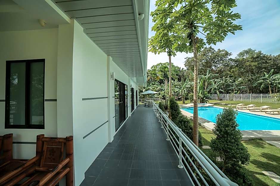 Bohol White House Bed & Breakfast