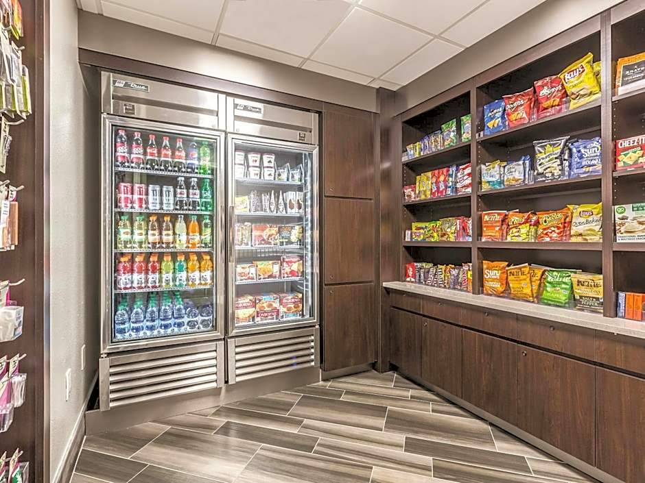 La Quinta Inn & Suites by Wyndham Atlanta Alpharetta