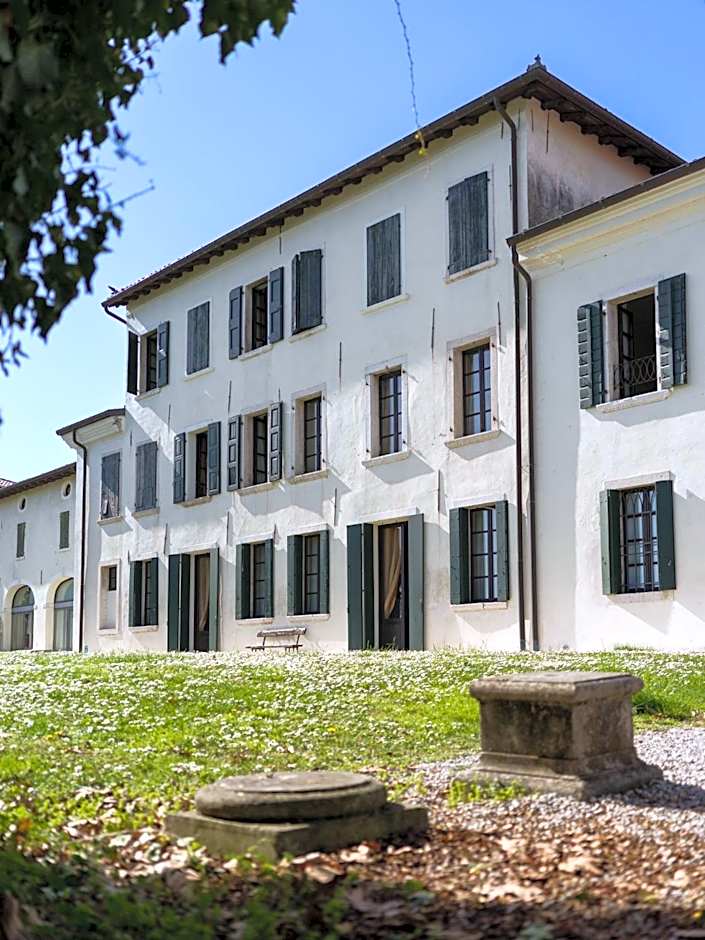 Hotel Villa Policreti