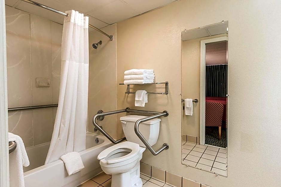 Quality Inn & Suites Easley - Greenville