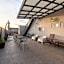 3Ph Amazing 2Bdrm 2bath private terrace fits 10