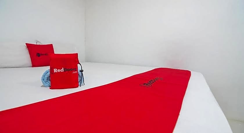 RedDoorz near Gajah Mada Pontianak