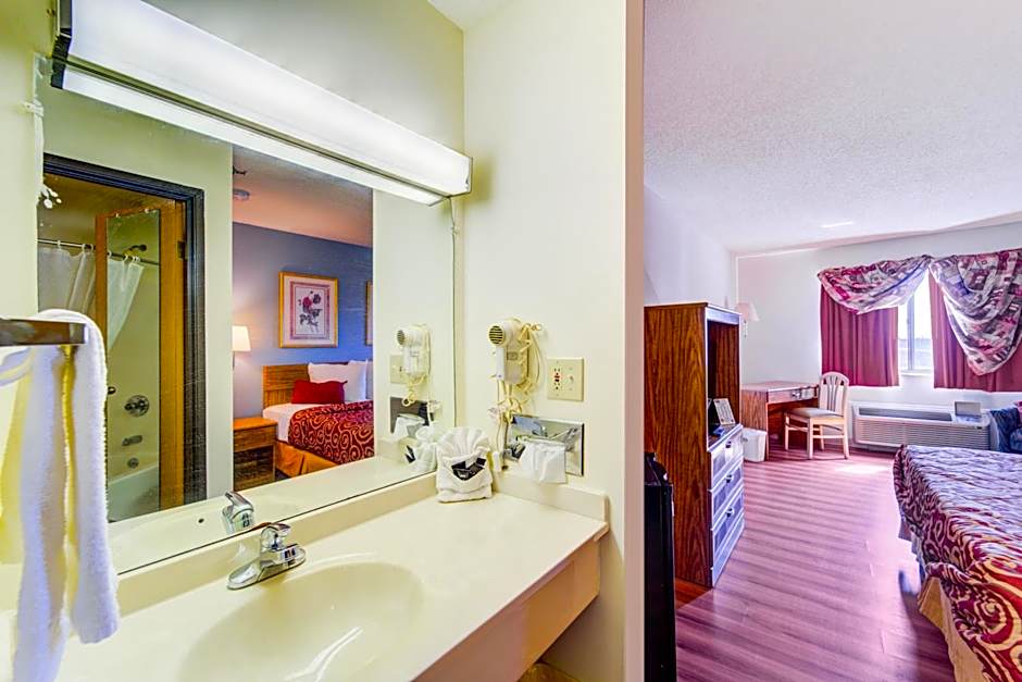 Capital O Amerihost Inn and Suites Mexico Hwy 54 MO