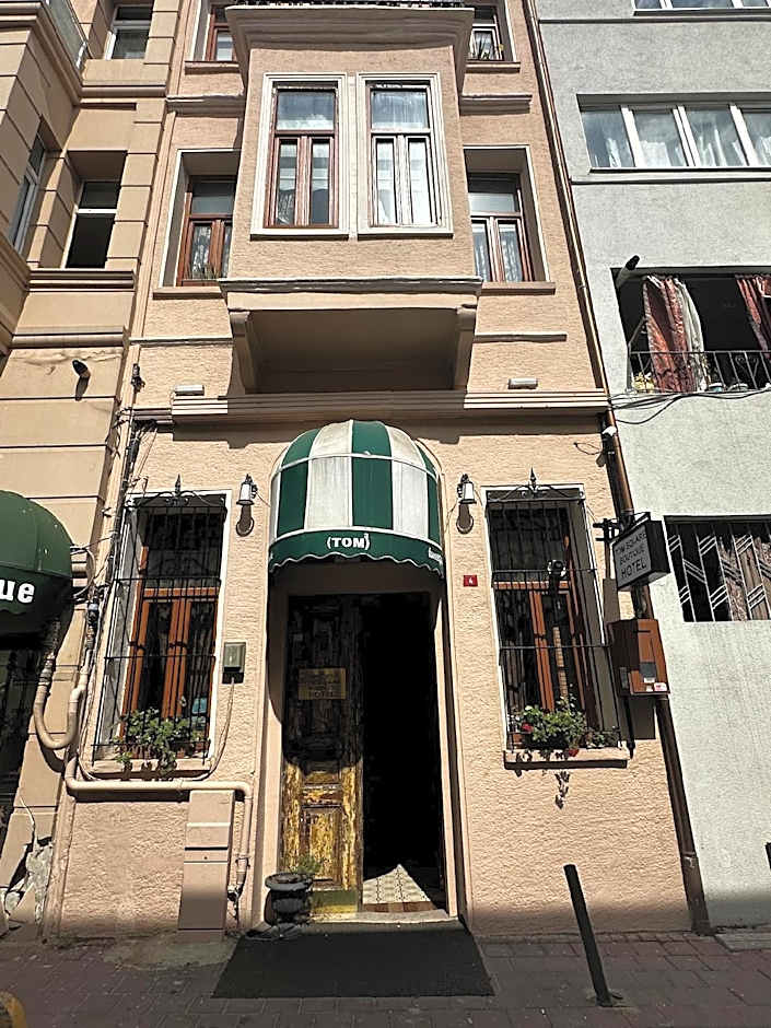 Tom Square Boutique Hotel