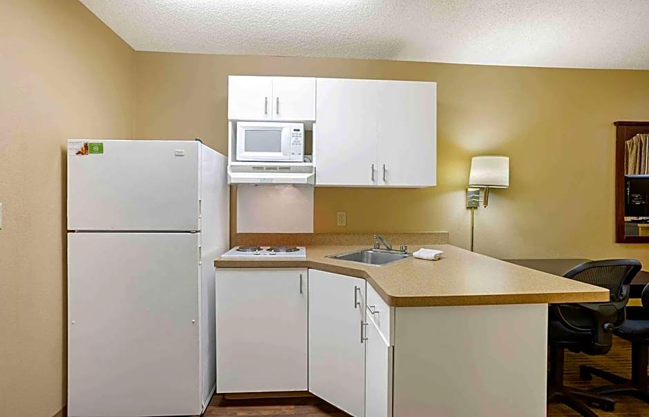 Extended Stay America Select Suites - Springfield - South