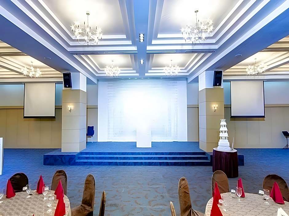 Gumi Century Hotel