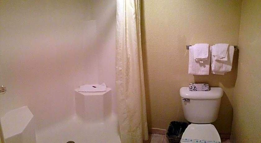 Travelodge by Wyndham Farmington Hwy 64