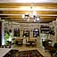 Risus Cave Hotel