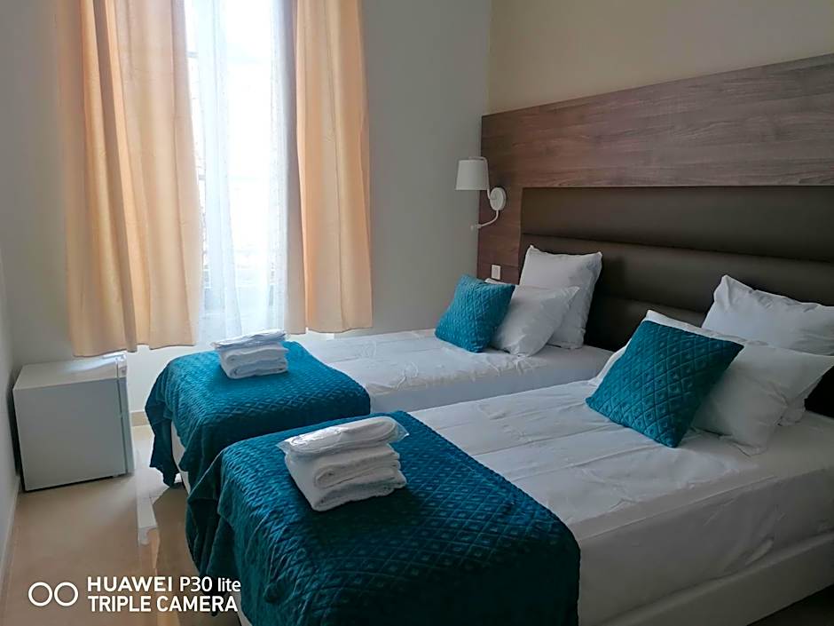 SQUARE HOTEL