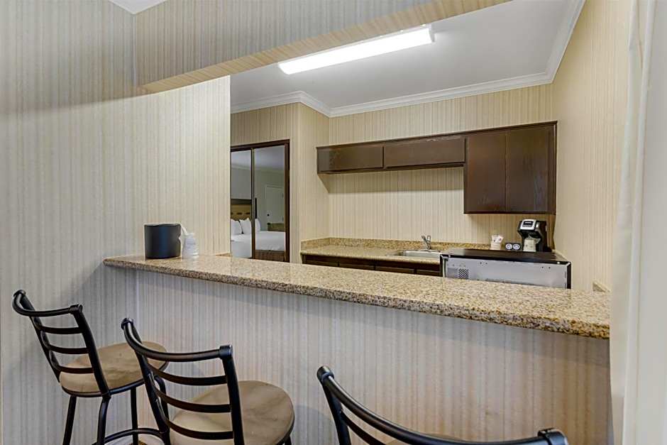 Best Western Plus Big America