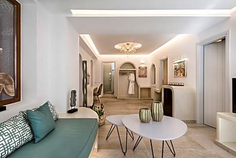 Grand Suite with Indoor Hot Tub