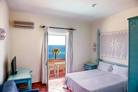 Family Room with Sea View