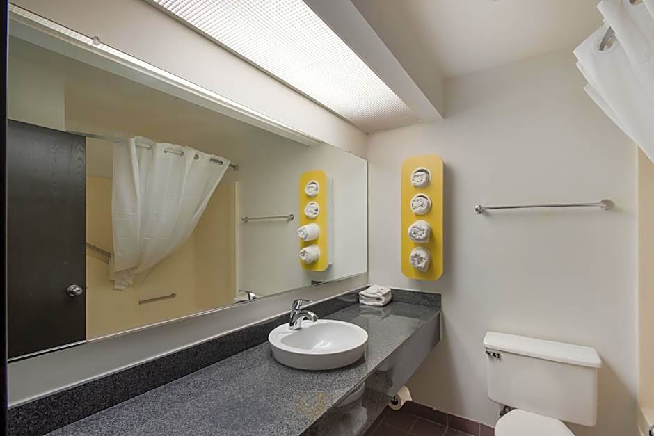 Motel 6-Rothschild, WI