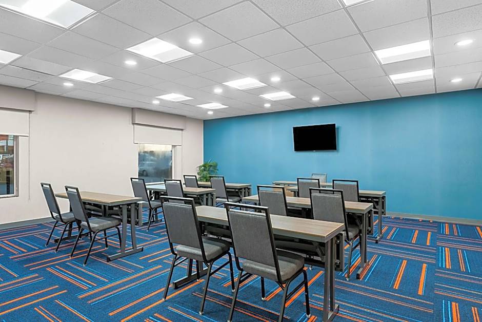 Hampton Inn By Hilton & Suites Charlotte-Airport