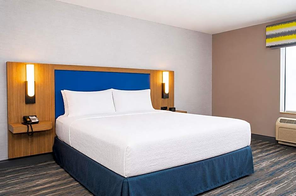 Hampton Inn & Suites Chicago/St. Charles