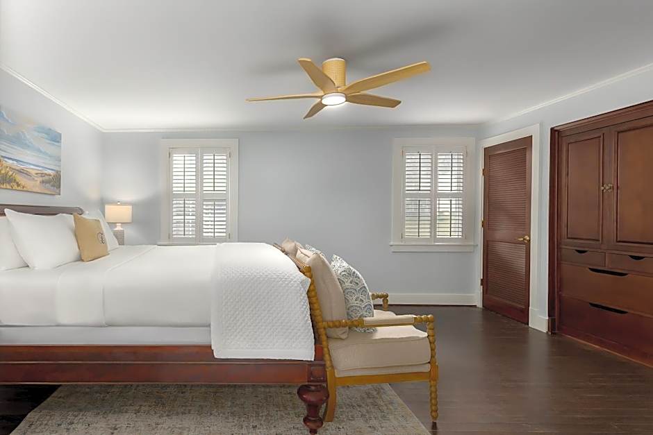 Elizabeth Pointe Lodge