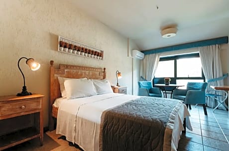 COMFORT WITH BALCONY