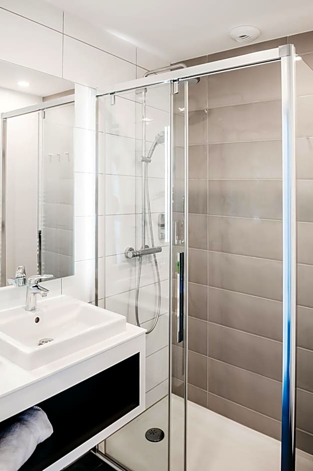 Logis Hôtel Restaurant Au Lion Rouge