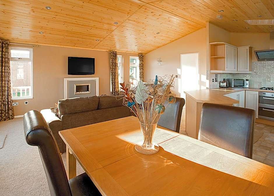 Athelington Hall Farm Lodges