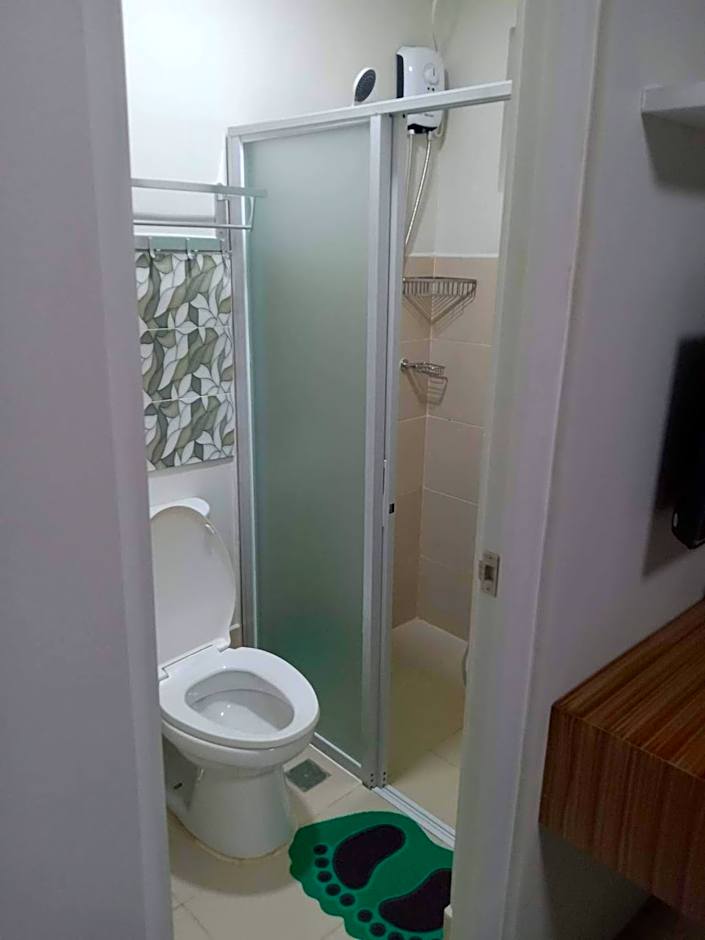 2 BR Loop Tower 1524