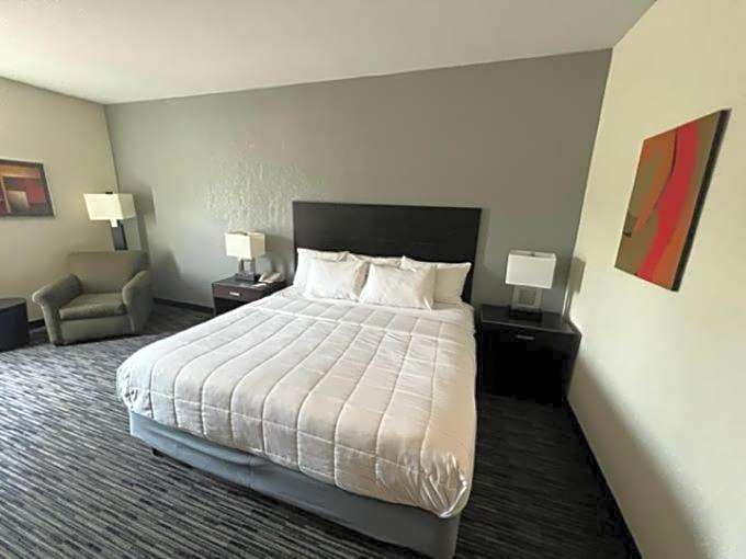 Photo 1 of 5 of 1 King Bed