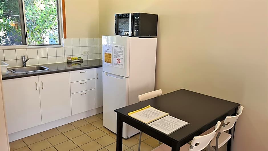 Paradise Court Holiday Units