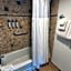 NEW! Marriott Slope View Ski & Summer Luxury Studio Sleeps 4 Full kitchen, Amenities & Paid Parking