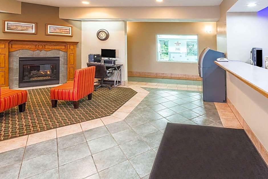 Super 8 by Wyndham Valparaiso