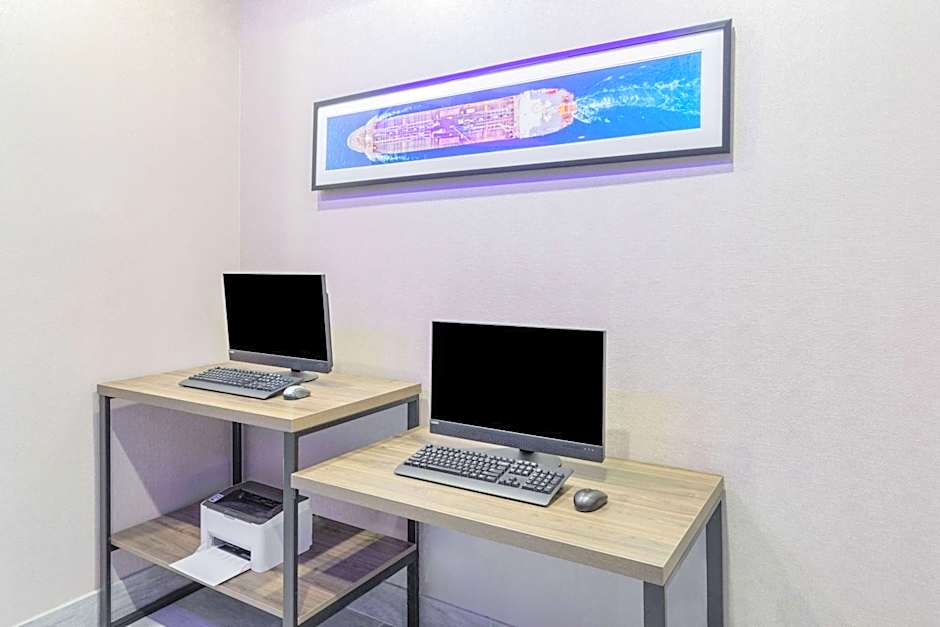 La Quinta Inn & Suites by Wyndham Texas City I 45