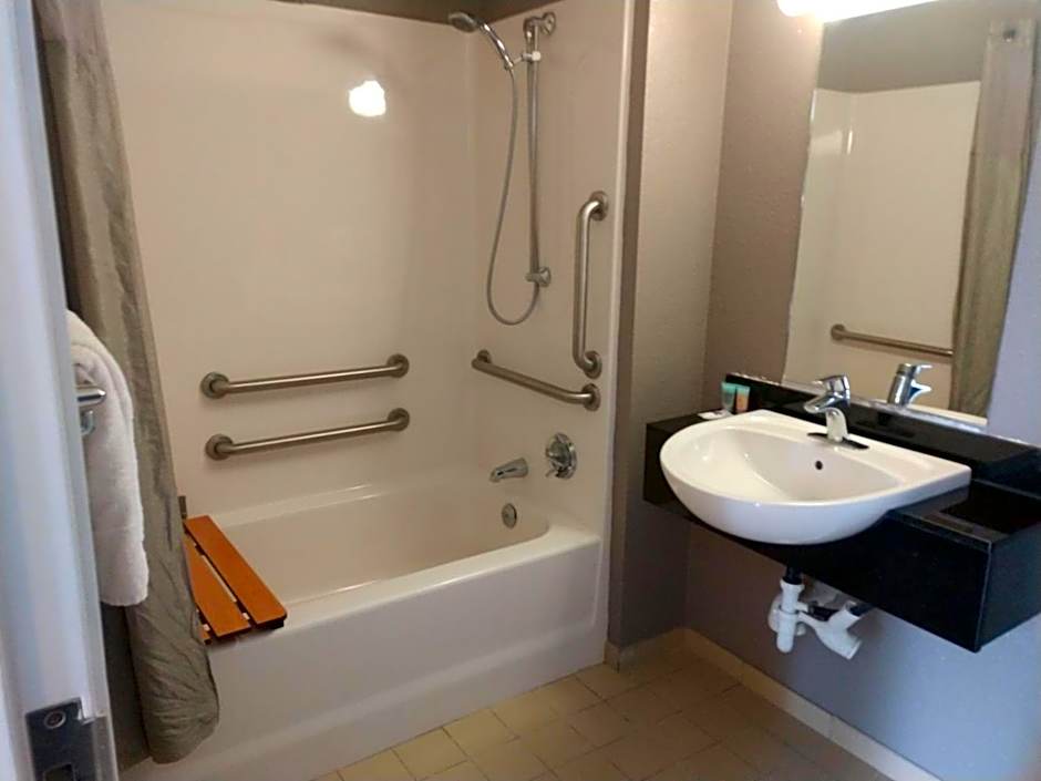 Motel 6 Cheyenne, WY