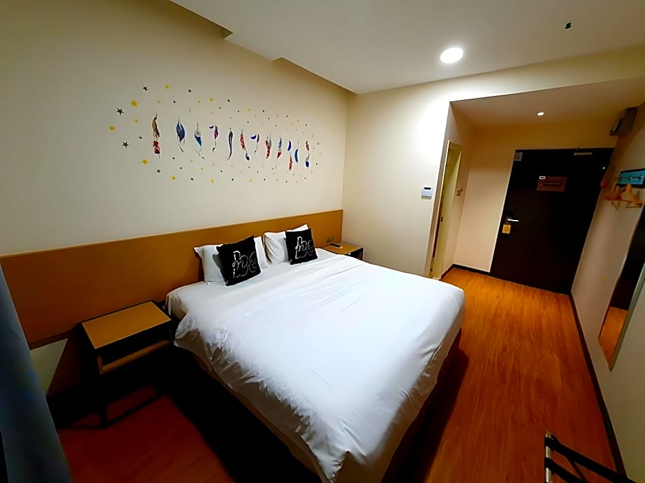 Qbic Hotel