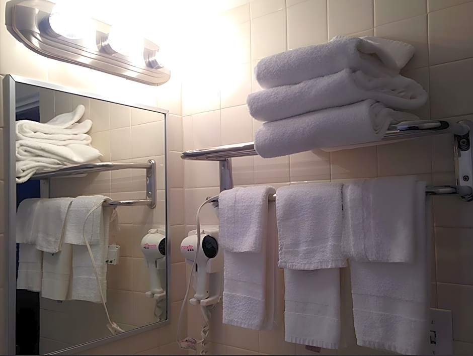 DTLV, a Baymont by Wyndham